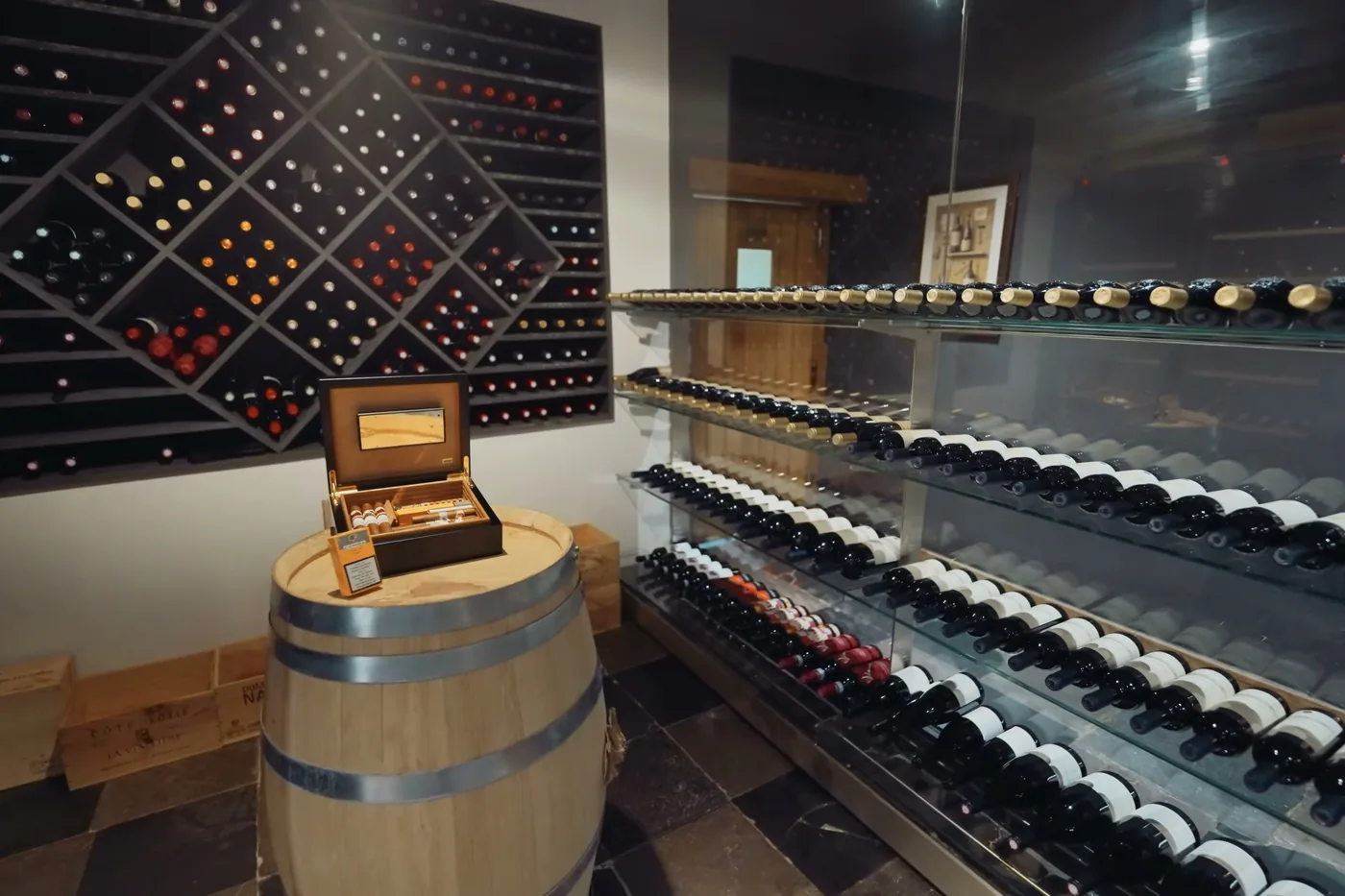 La cave et ses bouteilles